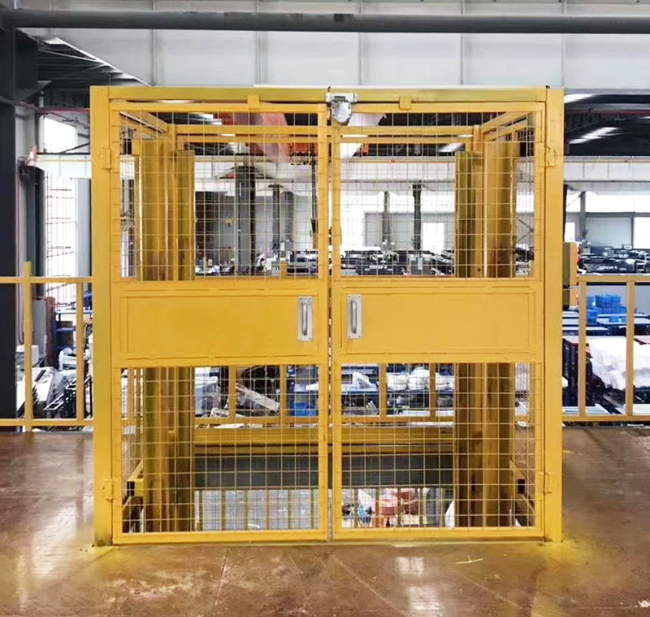 云霄智能导轨式升降机亮相