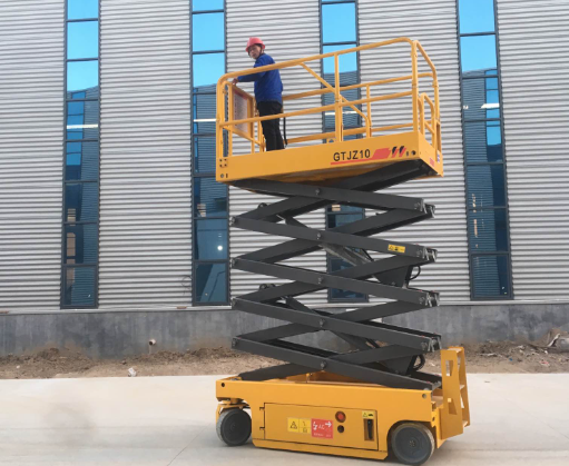 云霄剪叉式升降平台规格与应用指南